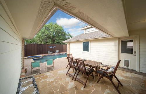 Central Plano 4-BD 2-BA Pool Retreat, Sleeps 10 - Foto 30