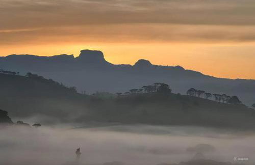 Hidromassagem, Varanda e Vista Pedra do baú - Foto 5
