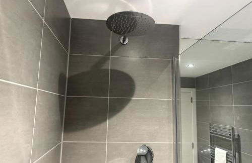 Luxury Oaks Suite, Free private parking, 2 Bed 2 Bathroom Apartment, Central Solihull - Foto 10