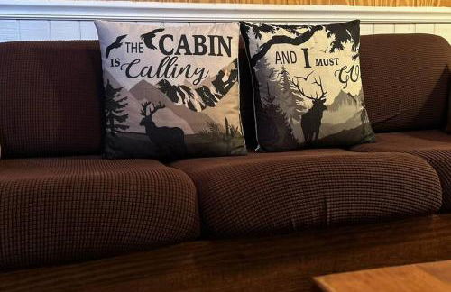 One of a Kind Rustic Log Cabin near Bryce Resort - Large Game Room - Fire Pit - Large Deck - BBQ - Foto 53