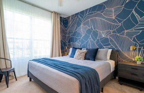 Stylish Villa Retreat with Pool - Photo 2