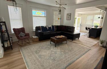 Updated 2 bedroom close to downtown and university - Foto 6