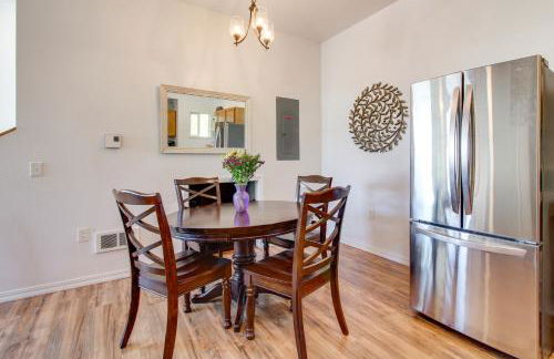 1 Mi to Dtwn Coos Bay Sleek Apt with Deck and Views! - Foto 8