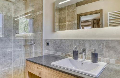 Chalet exceptionnel de 600m2 - Spa, salle de gym, ski-room - Foto 40