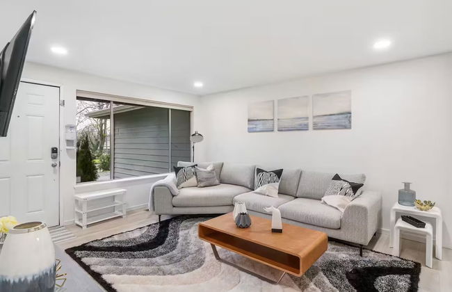 Comfortable Kirkland Home for Family & Remote Work - Photo 1