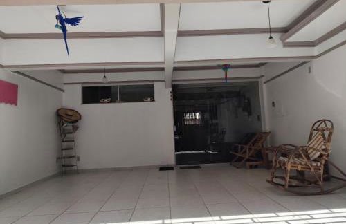 Casa com suítes privativas - Localização no centro, perto de serviços e pontos turísticos - Foto 17