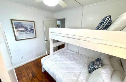 Coastal Cape Cod w/ King Bed, Game Room, & Bikes! - Foto 20