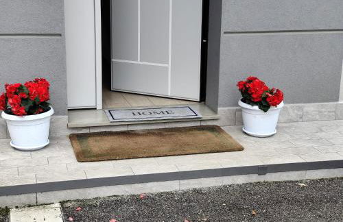 Grigio Perla Panigale, villetta con giardino, 3 camere, parcheggio privato fino 3 posti auto - Un oasi di tranquillità - Vicina all'Aeroporto, Unipol Arena e Fiera - Photo 68