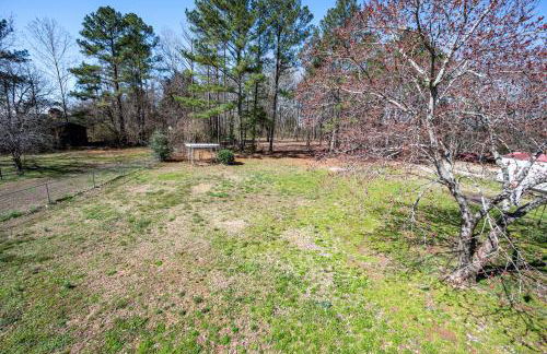 Plan A Trip To The Lake In This Open Air Cozy Home - Photo 28