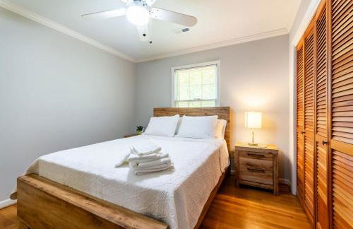 Southern Charm 2BR Greensboro Nest - Foto 40