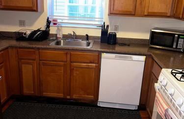 3-Bedroom Apt 5 miles AirPort - Foto 6