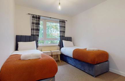 2 Bedroom House Near City Centre with Parking - Foto 11