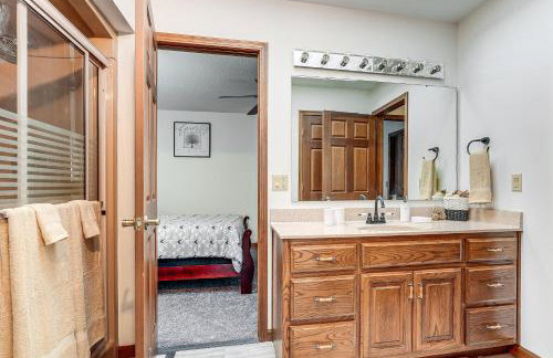 Woodburn Group Getaway Endless On-Site Fun! - Foto 33