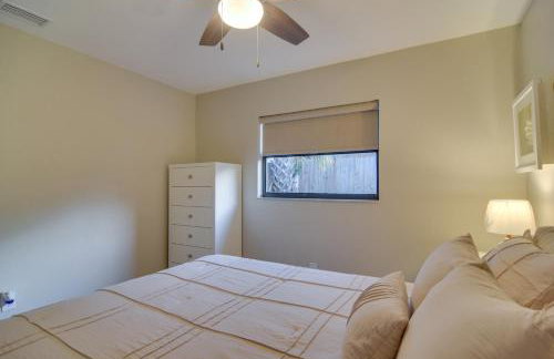 Ideally Located Palm Harbor Condo Walk Downtown! - Foto 13