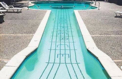 Music Row Retreat with Pool and Free Parking, Walk to Bars! - Foto 22