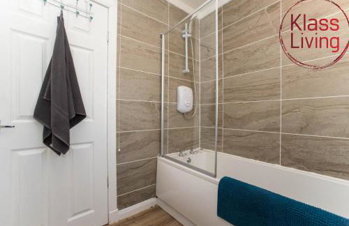 Two Bedroom House by Klass Living Serviced Accommodation Hamilton - Kenmar House With Parking & WiFi - Foto 35