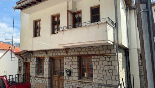Το σπίτι της πλατείας - Photo 4