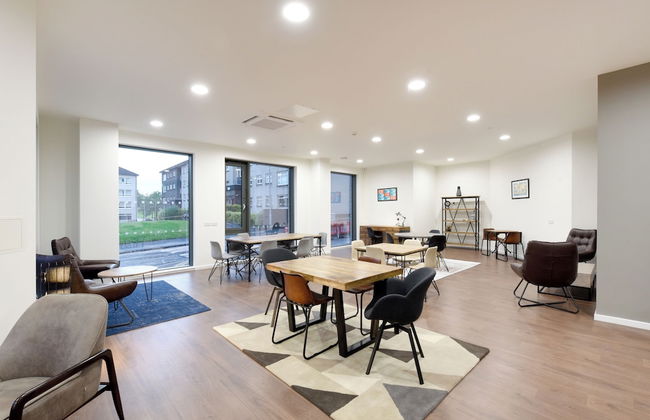 For Students Only Bright Ensuite at St Mungo's in Glasgow - Photo 2