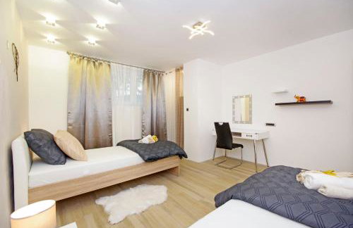 Split Symphony Garden: Modern, new Apartment (4+1), 5 min walk to ˝Firule˝ SAND BEACH, 12 min walk to CITY CENTER - Foto 19