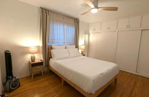 Boho 1-Bedroom BEACH Condo with Mid Size Parking, AC & Laundry - Walk 10min to BEACH! - Foto 8