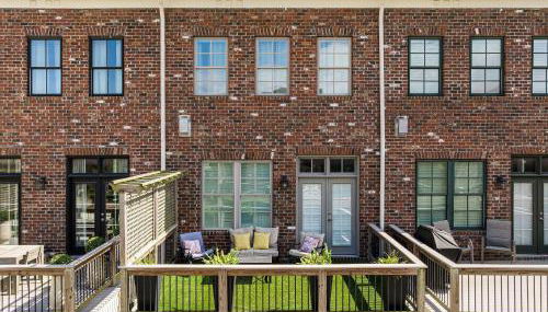 Upper East River by Lucky Savannah - Foto 3