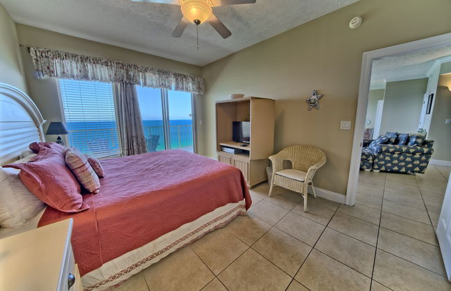 Wondrous Condo with Beach Access and Poolside Beach - Unit 2103 by RedAwning - Foto 4