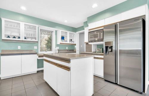 Maine Pondfront Home Sleeps 22 - Pool & Hot Tub - Photo 13