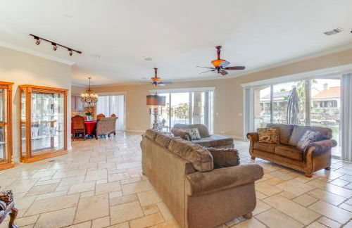 Spacious Luxe Home with Lake Access in Fort Mohave! - Foto 6