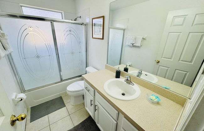 7/6.5 Beautiful Vacation Home With Private Pool, and Much More!! - Foto 46