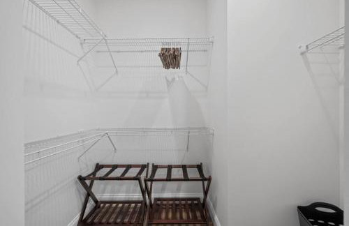 Stunning Penthouse Double King Suite on Butler Street with rooftop deck and free off street parking - Foto 29