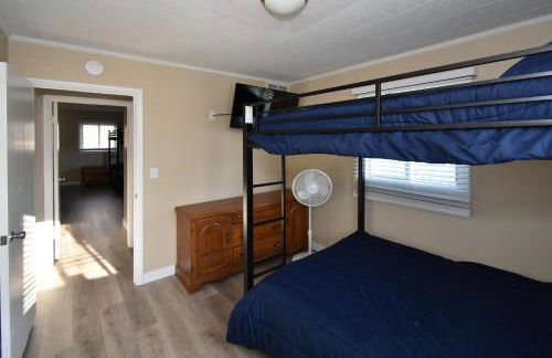 2 Bed, 1 Bath, Upper Level Unit - Foto 16