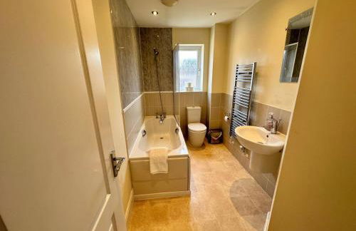 Spacious & Modern Retreat Garden Free Parking! - Foto 57