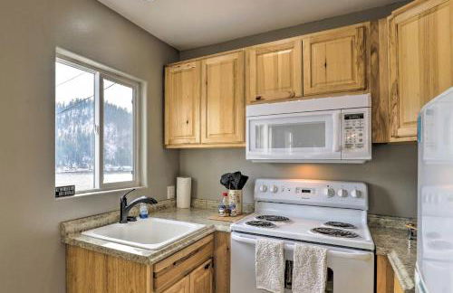 Lake Loon Hillside Cottage with Private Deck! - Foto 11