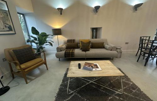 Beudy at Pentrecelyn - a gorgeous barn conversion with hot tub - Foto 22