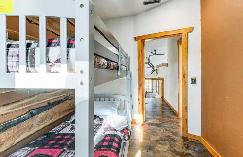 5 Mi to Lake Secluded Pinedale Retreat with Sauna! - Photo 19