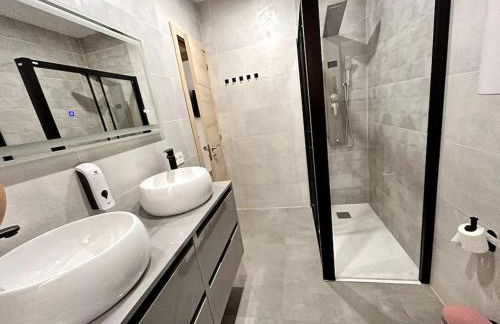 LUJO 10 pax Proyector, Maquina Arcade y Patinetes - Foto 29