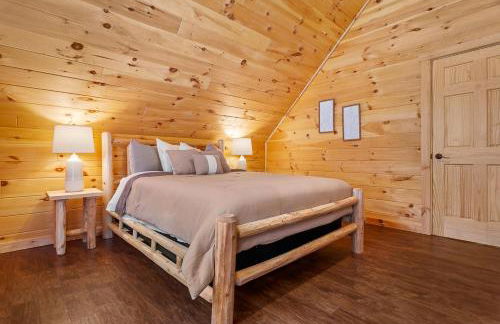 Luxury Log Cabin Lakefront, Game room & Fire Pit, - Foto 14