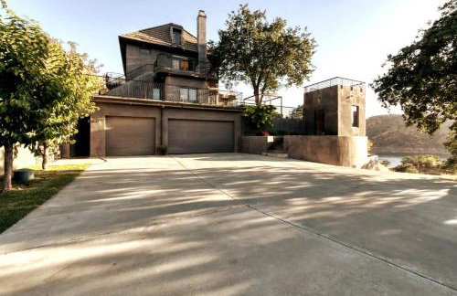 Serene Millerton Lake Villa w/ Panoramic Lake View - Foto 22