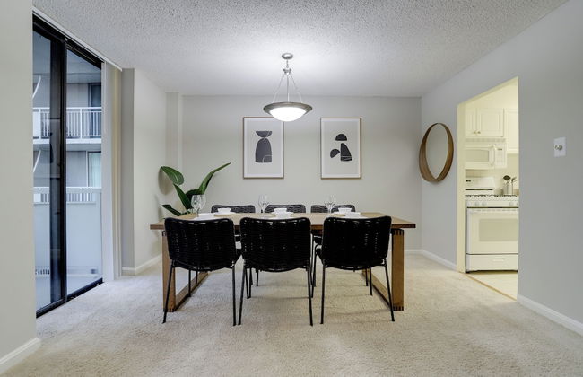 Modern Apt Near Airport & Metro - Photo 20