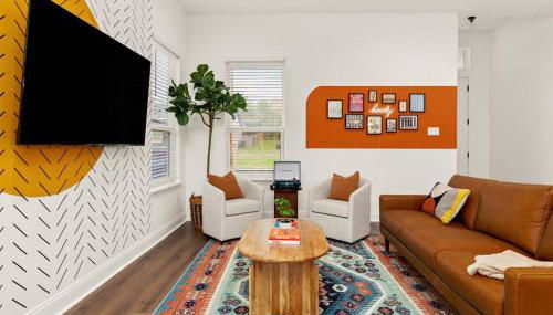 Pool-MovieTheater KING BED & 5 minutes to Alamodome - Foto 2