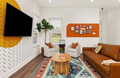 Pool-MovieTheater KING BED & 5 minutes to Alamodome - Foto 2