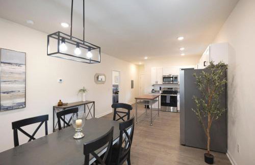 5 Min to Elon - 7 Min to Downtown - Washer and Dryer - Foto 65