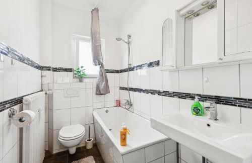 Velbert, gute Lage, Ideal für Geschäftsleute, Monteure, Messegäste, 3 Schlafzimmer, SmartTV - Foto 9