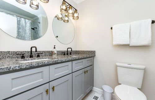 Raleigh house w master suite - 4min to Fenton - Foto 29