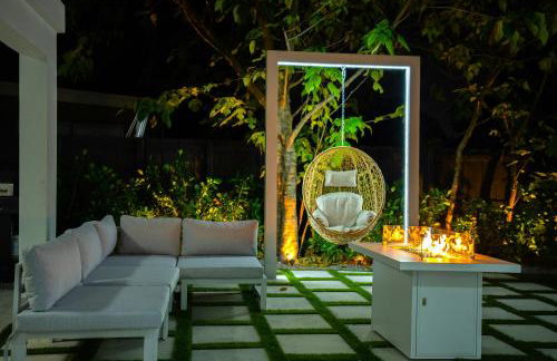 The World's Mansion - Game Room, 9 Bedrooms, HtdPool, Mini Golf, BBQ - Foto 48