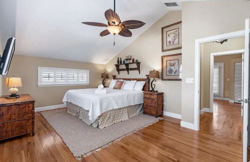 Florida Breeze l Hot Tub l Walkable - Foto 44