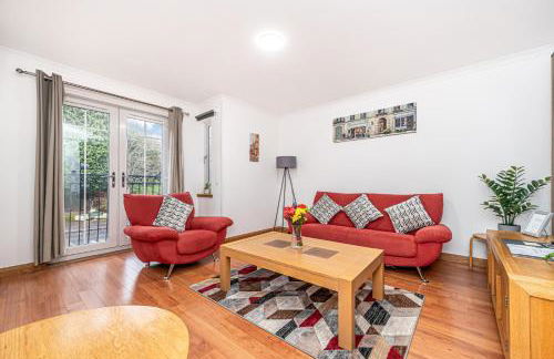 Super Prime Train Station Inverkeithing by TBA - Foto 1