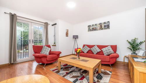 Super Prime Train Station Inverkeithing by TBA - Foto 1