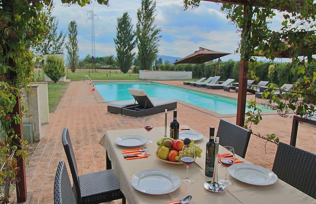 Swim, Savor, and Stroll in Umbria - Foto 27