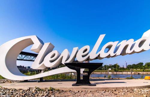 Riverfront Retreat - 2 Units - 3BR - Free Parking - Foto 29